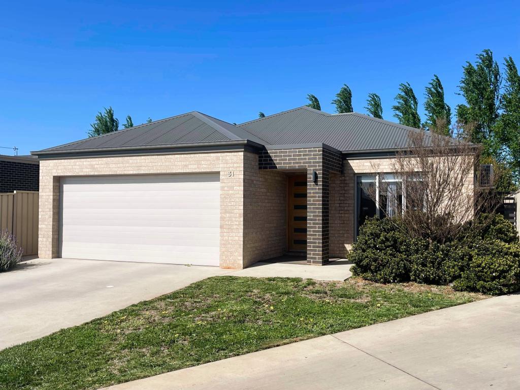 31 Scremin Gr, Griffith, NSW 2680