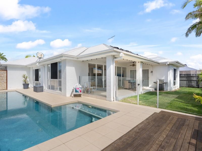38 Mossman Way, Sandstone Point, QLD 4511