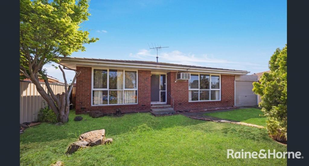 7 LAWSON RD, MELTON SOUTH, VIC 3338