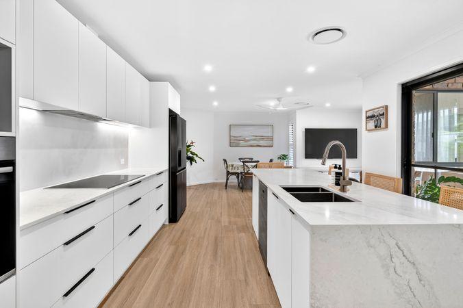 2 Woodlands Cres, Buderim, QLD 4556