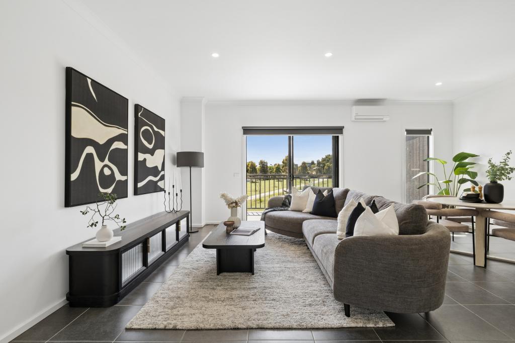 5 Monterey Loop, Clyde, VIC 3978