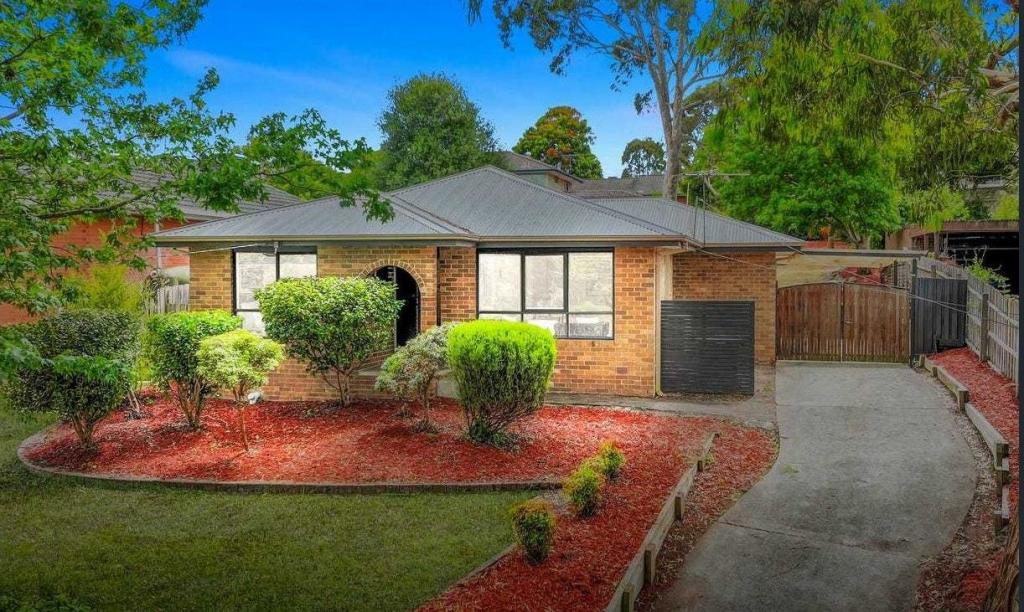 9 Benbow Cres, Boronia, VIC 3155