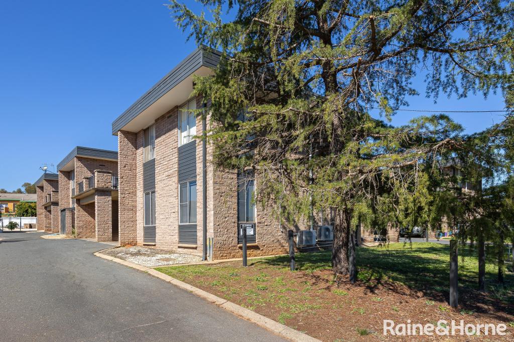 5/1a Joyes Pl, Tolland, NSW 2650