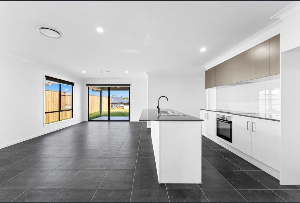 80 Ashwood Cct, Chambers Flat, QLD 4133
