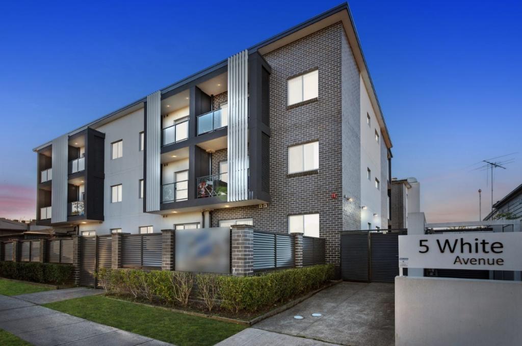 23/5 White Ave, Bankstown, NSW 2200