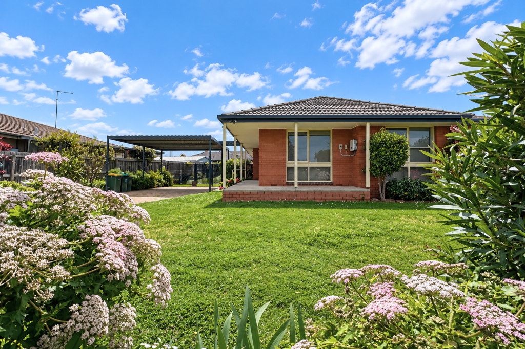16 Wingarra Dr, Grovedale, VIC 3216