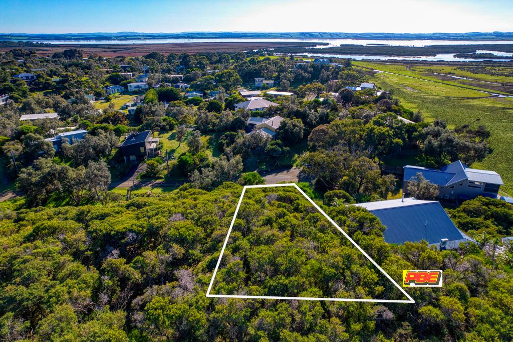 40 St Ives Cres, Venus Bay, VIC 3956