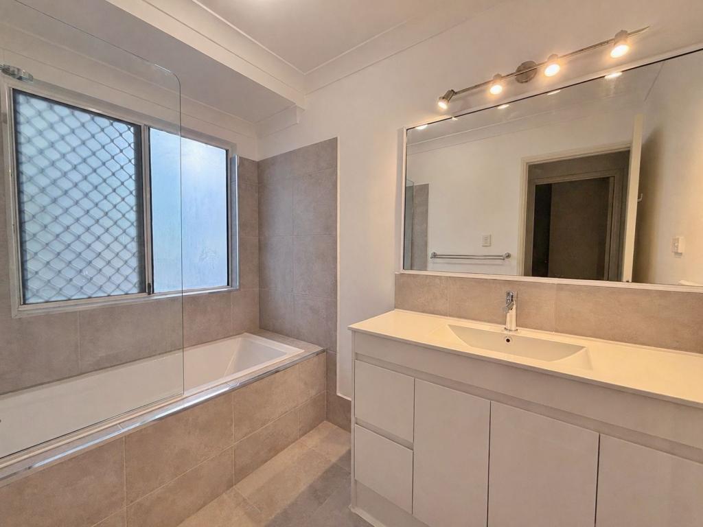 2 Lappin Pl, Kirwan, QLD 4817
