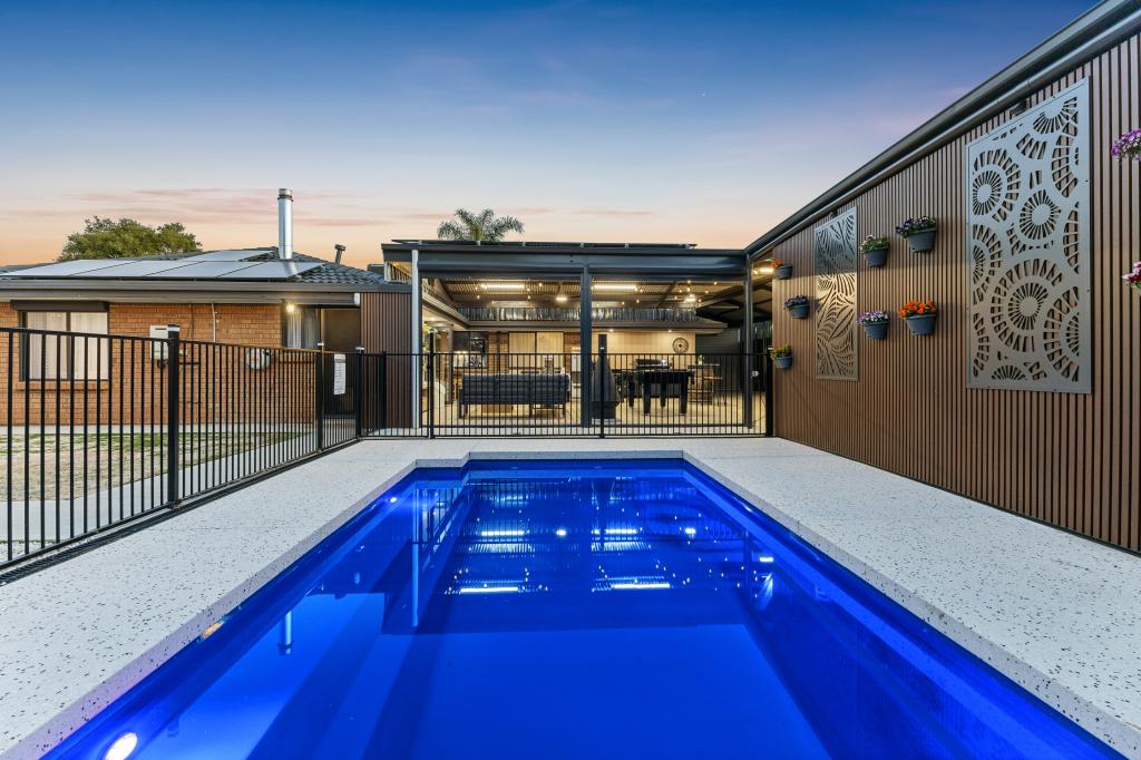42 EMMERSON DR, MORPHETT VALE, SA 5162