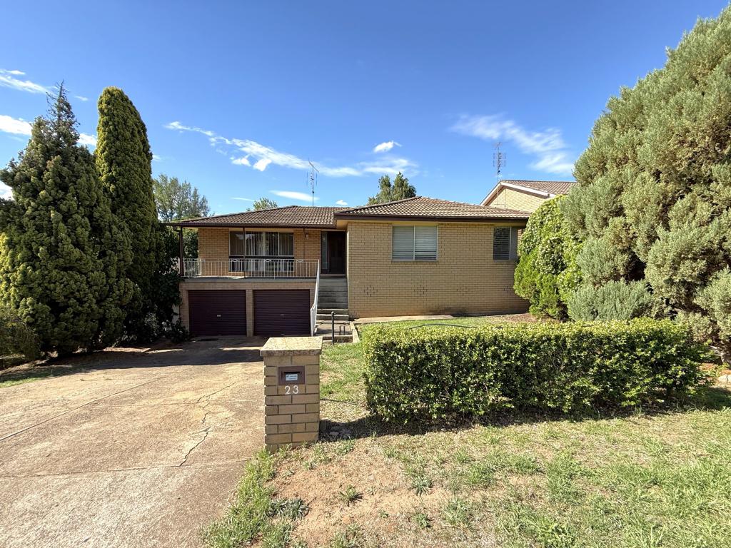 23 TOOMPANG ST, YOUNG, NSW 2594