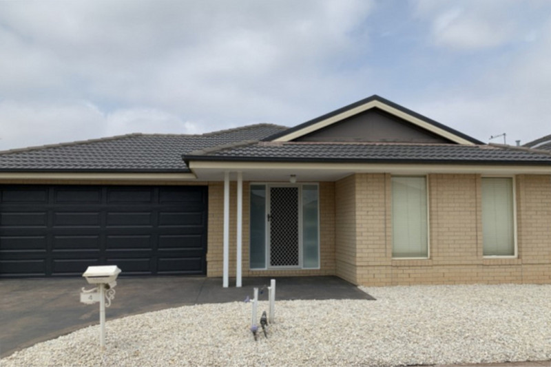 4 Hawkstone Rd, Manor Lakes, VIC 3024