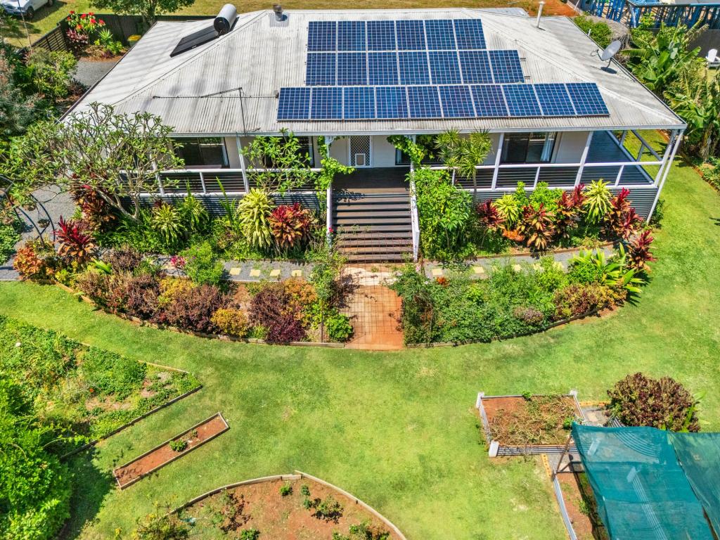 108 Kings Rd, Russell Island, QLD 4184