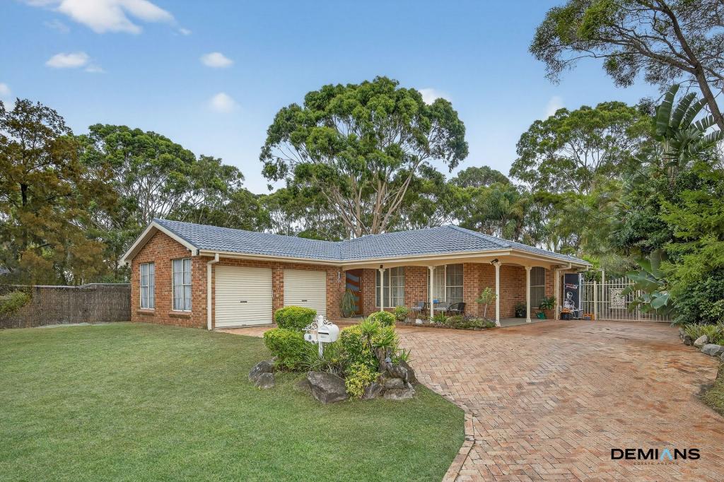8 Fernleaf Ct, Wattle Grove, NSW 2173