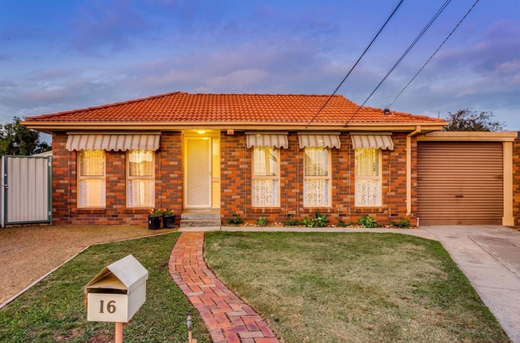 16 Nantilla Cres, Werribee, VIC 3030