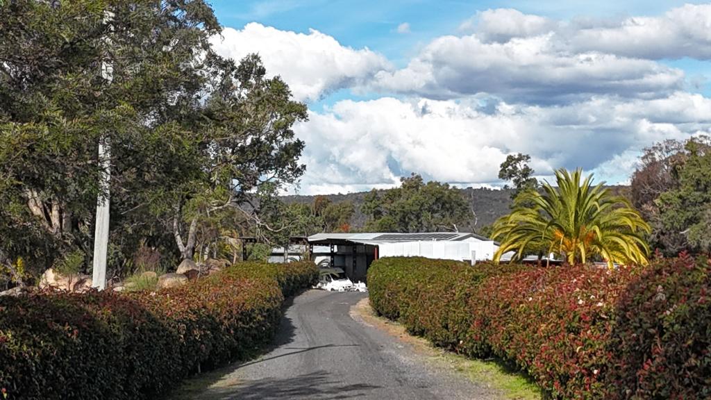 353 Stabiles Rd, Glen Aplin, QLD 4381