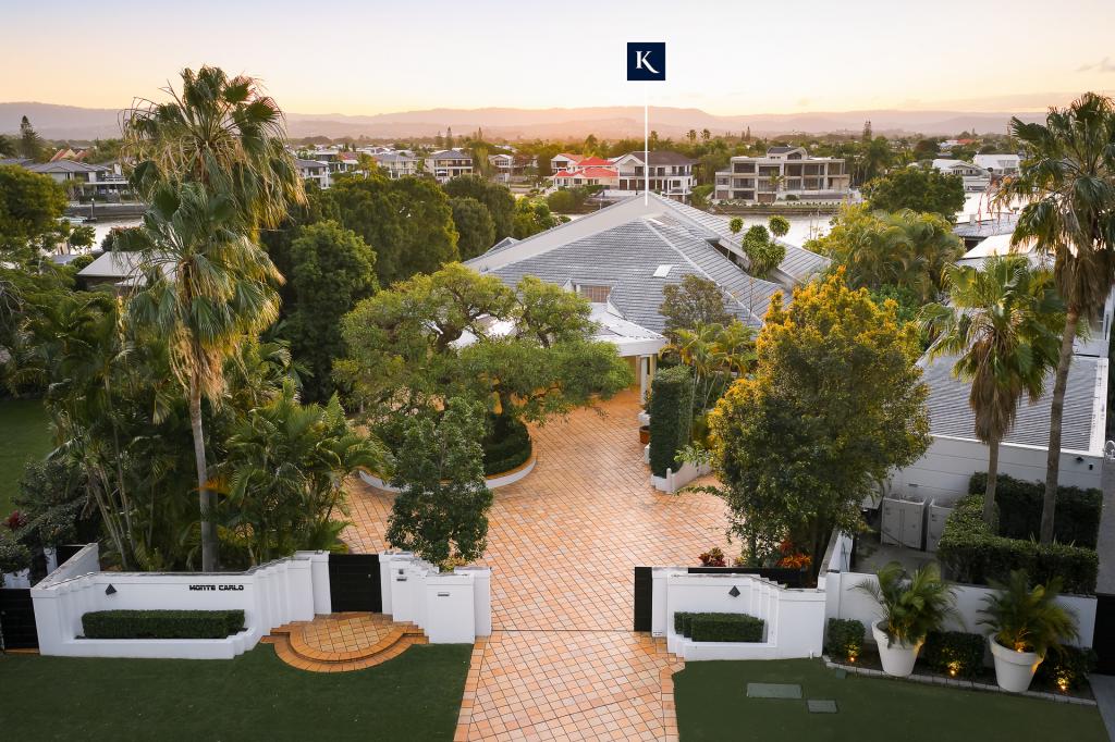 299a Monaco St, Broadbeach Waters, QLD 4218