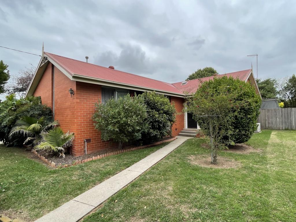 1 Lions Ct, Sale, VIC 3850