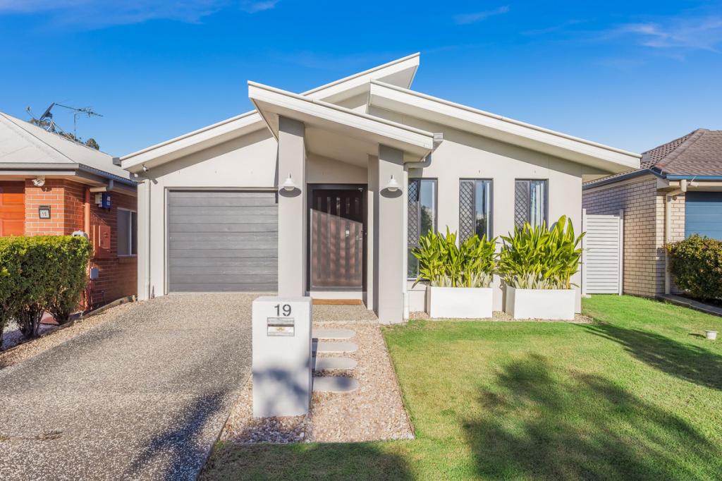 19 TAMAR CCT, NORTH LAKES, QLD 4509
