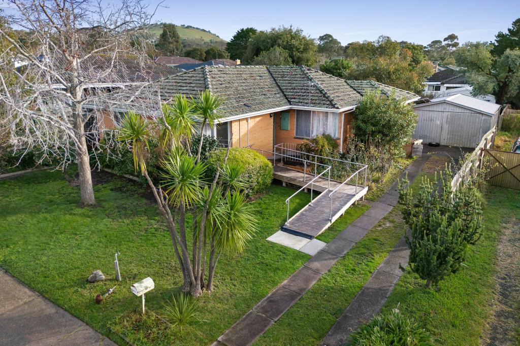 42 Dobell Ave, Sunbury, VIC 3429