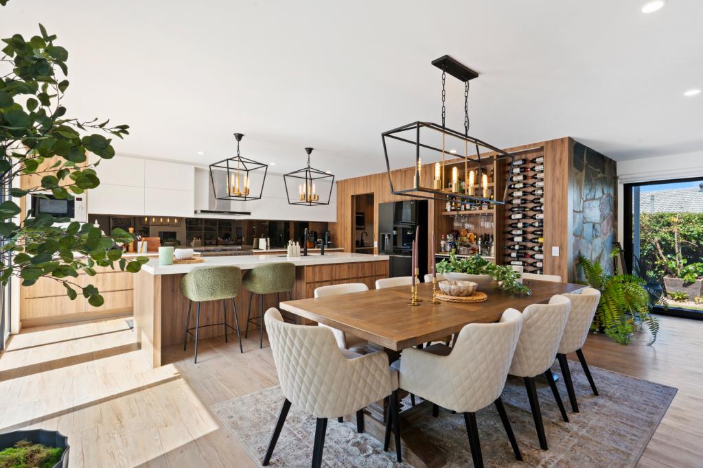 38 Fremar St, Broadbeach Waters, QLD 4218