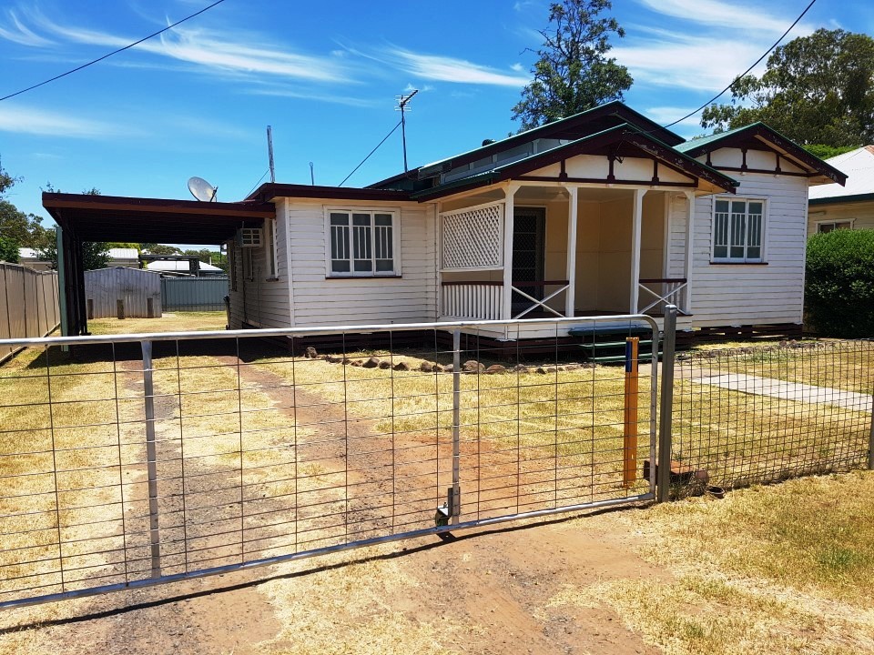 12 MORRIS ST, DALBY, QLD 4405