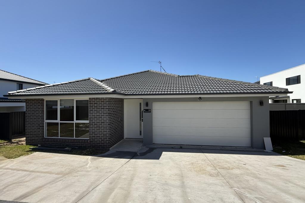 33 Bayswater Ave, Tallawong, NSW 2762