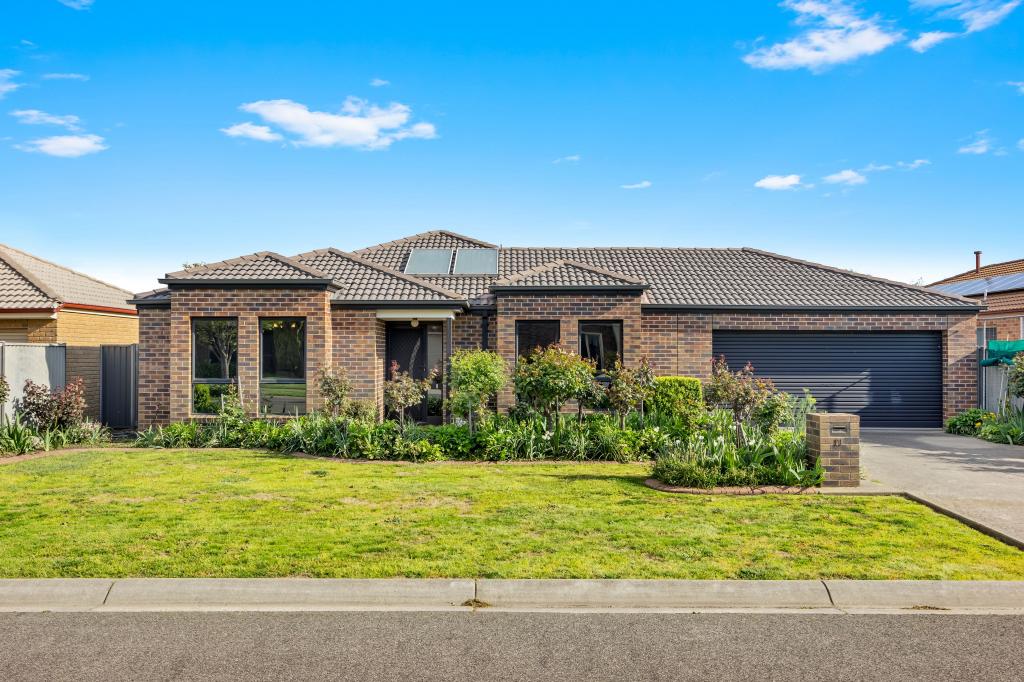 17 Nimble Dr, Delacombe, VIC 3356