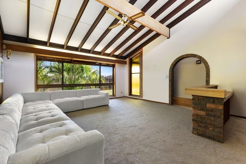 2 Vaucluse Pl, Bundall, QLD 4217