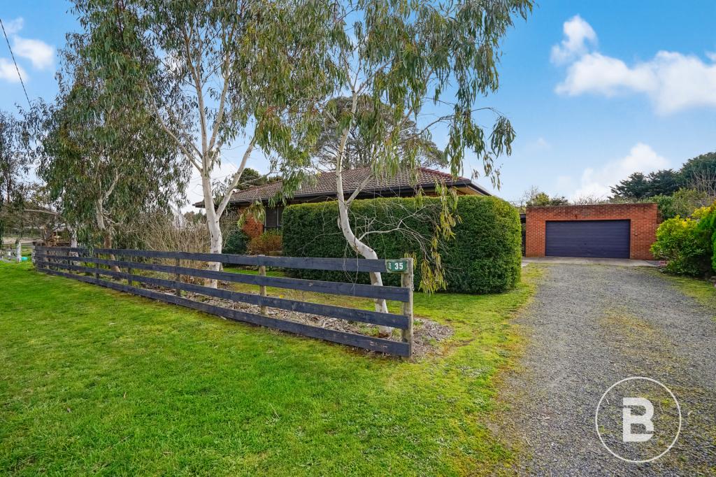 35 Russell St, Gordon, VIC 3345