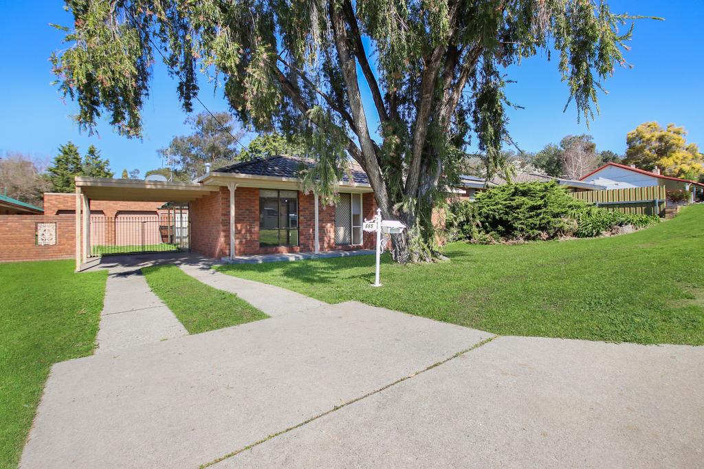 665 Pearsall St, Lavington, NSW 2641
