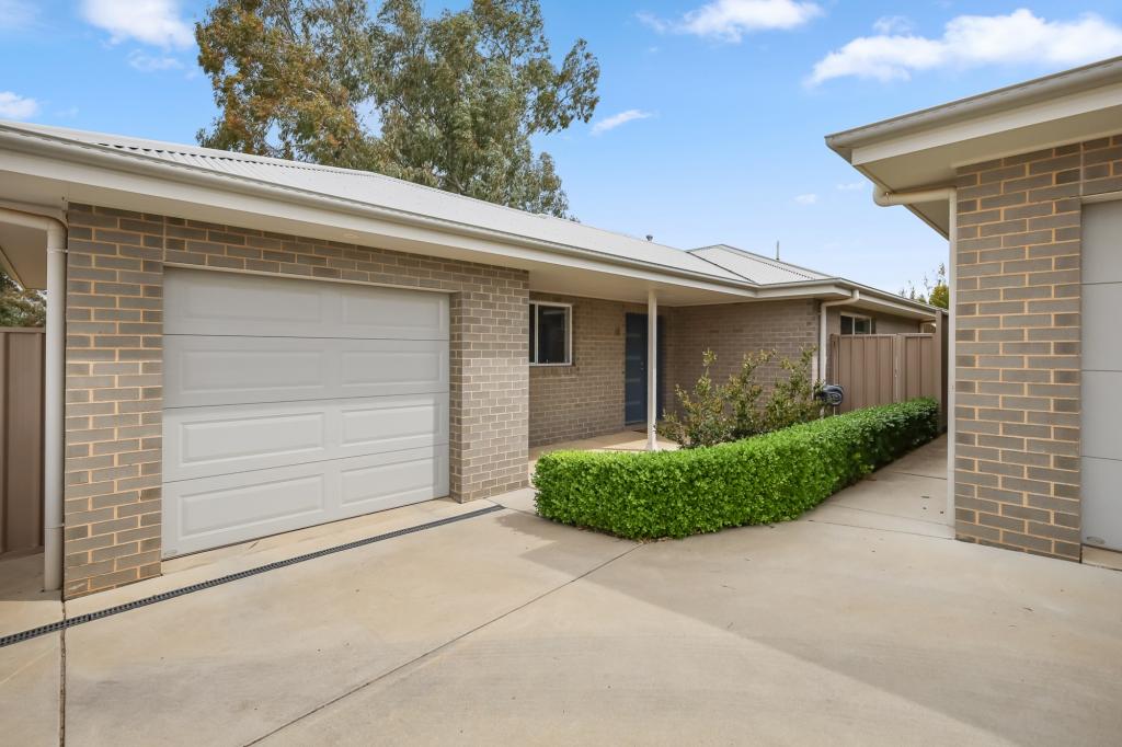 4/4 Kellerman Cres, Boorooma, NSW 2650