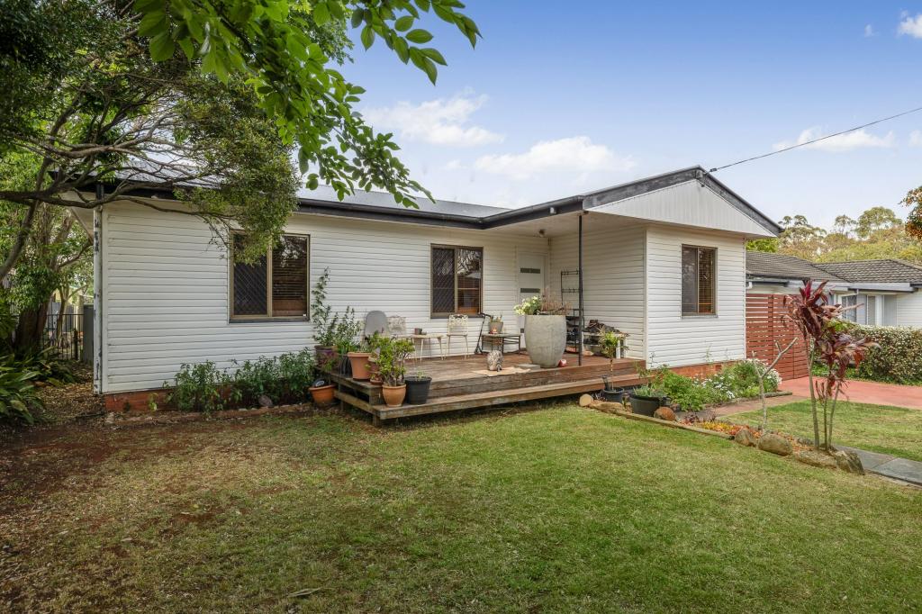 16 Challenor St, Rockville, QLD 4350