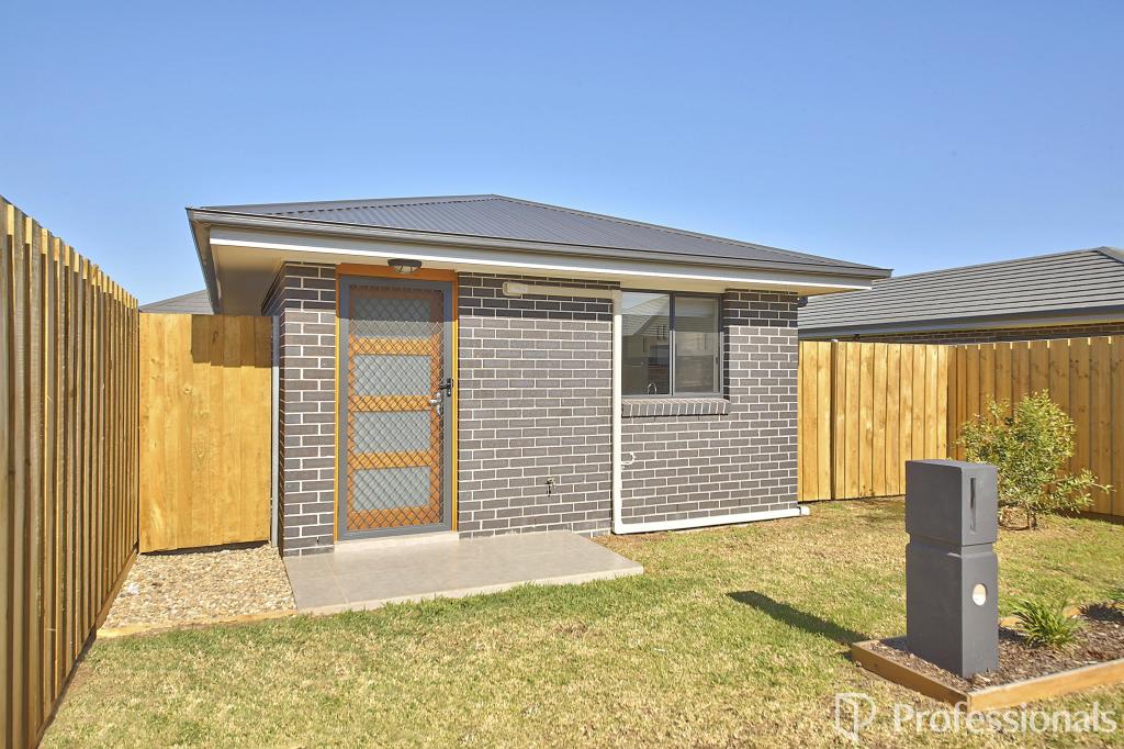 11 Orlando St, Oran Park, NSW 2570
