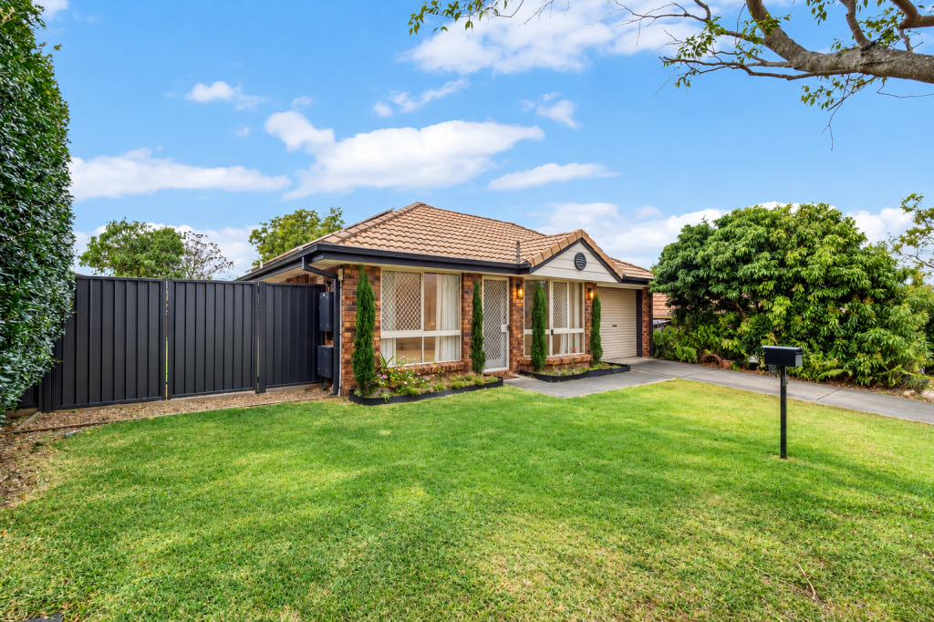 16 Deanbilla St, Tingalpa, QLD 4173
