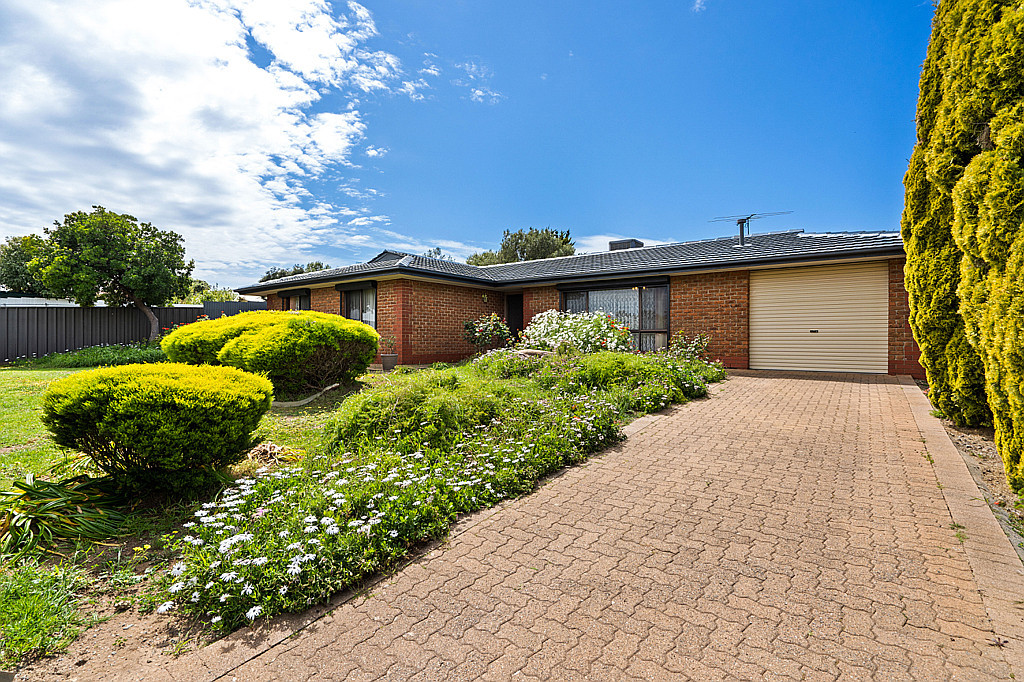 198 States Rd, Morphett Vale, SA 5162