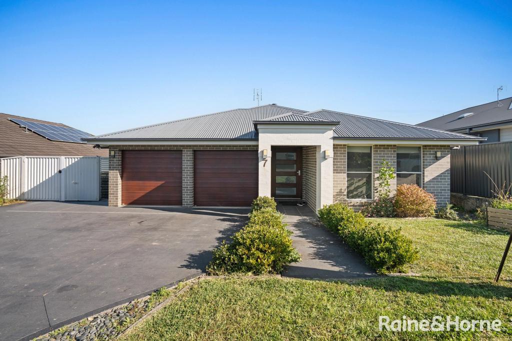 7 THOROGOOD DR, COORANBONG, NSW 2265