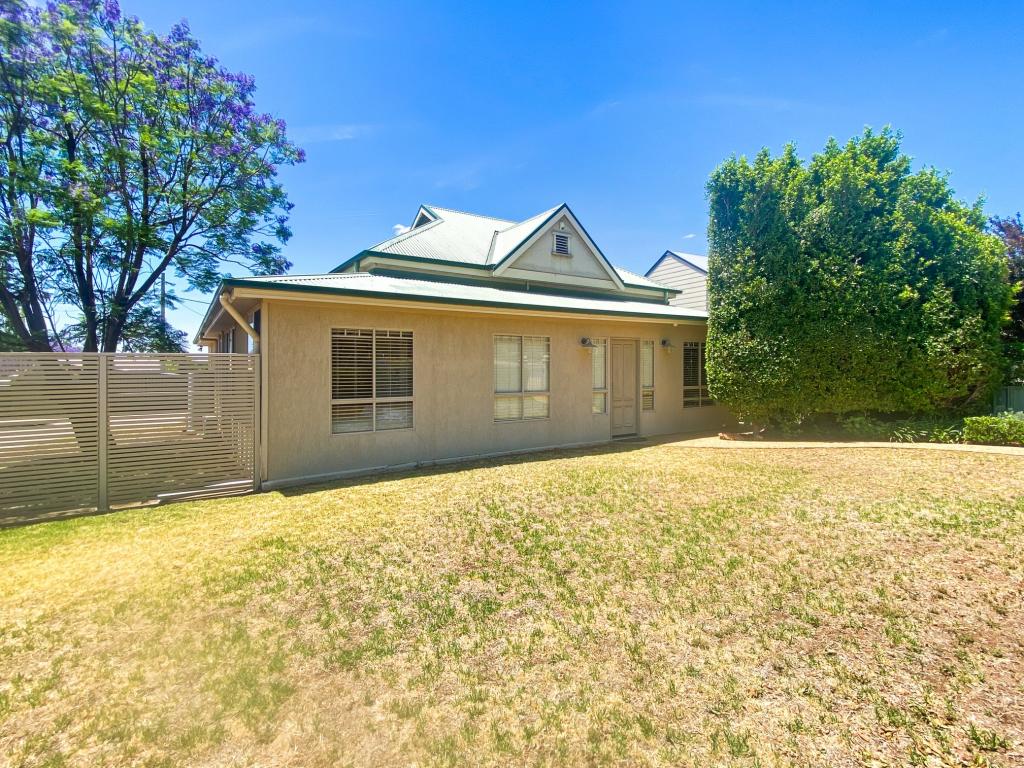 96 Wade Ave, Leeton, NSW 2705