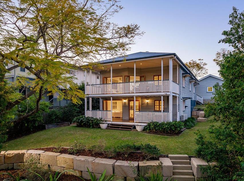 34 Burns Pde, Chapel Hill, QLD 4069