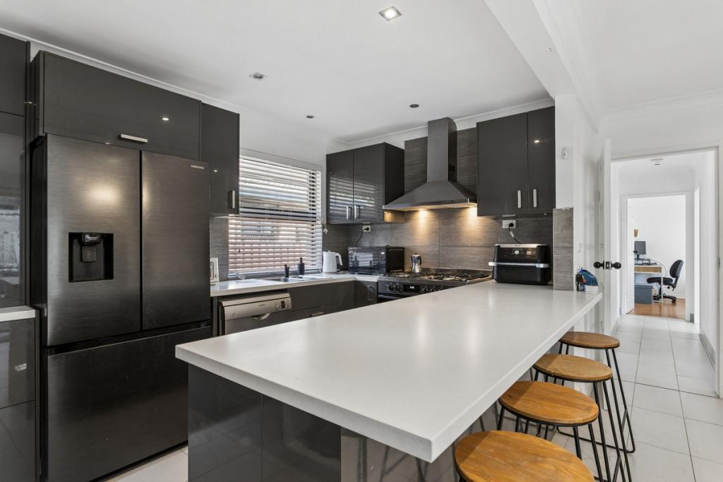 12 Linton Pl, Morley, WA 6062