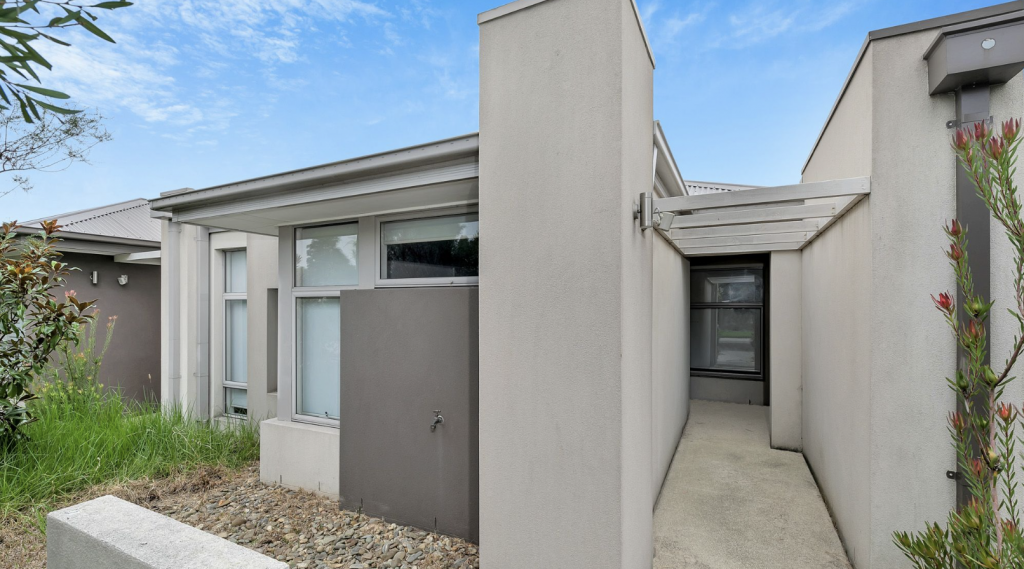 14 Brookfield Bvd, Craigieburn, VIC 3064