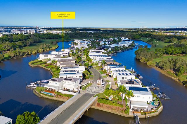 7673 Fairway Bvd, Hope Island, QLD 4212