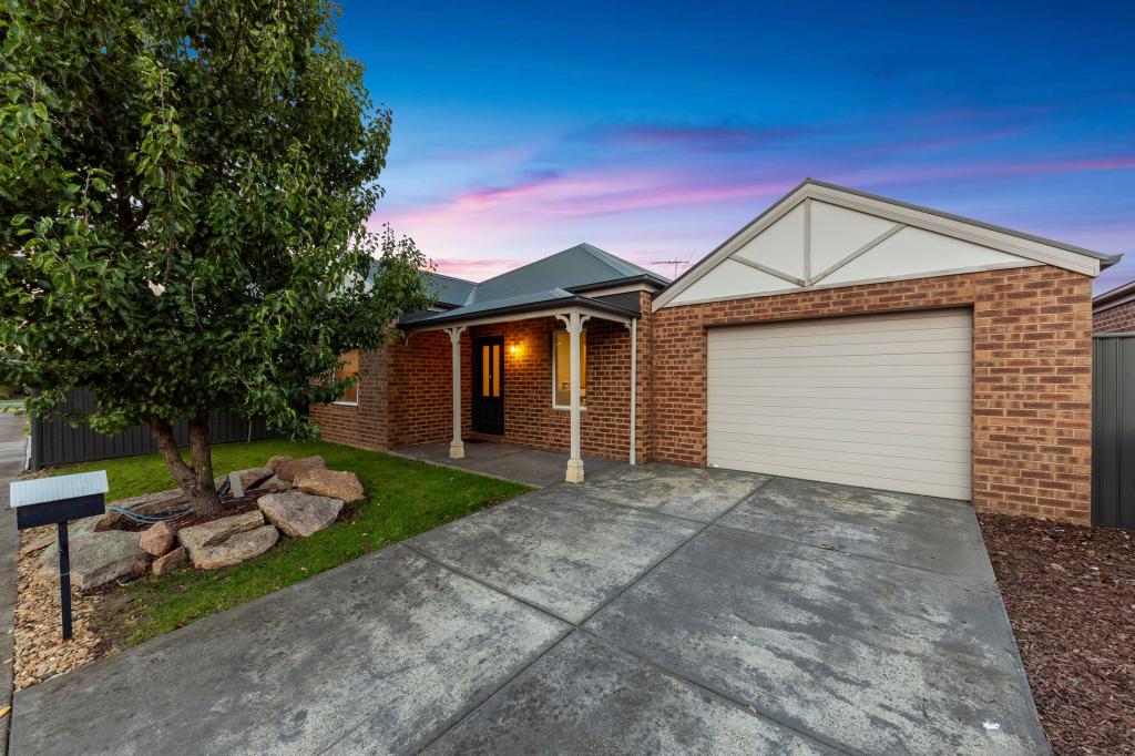 3 Sinclair Walk, Pakenham, VIC 3810
