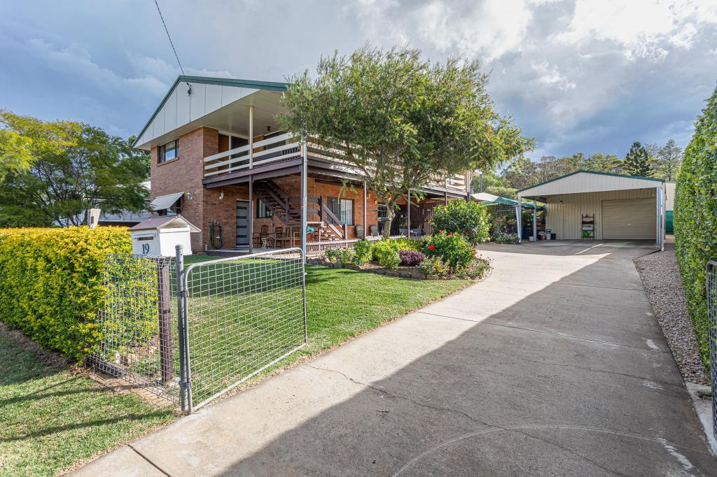 19 Werth St, Oakey, QLD 4401