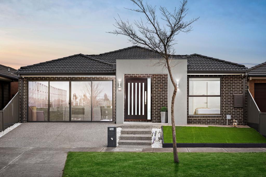 144 Debonair Pde, Craigieburn, VIC 3064