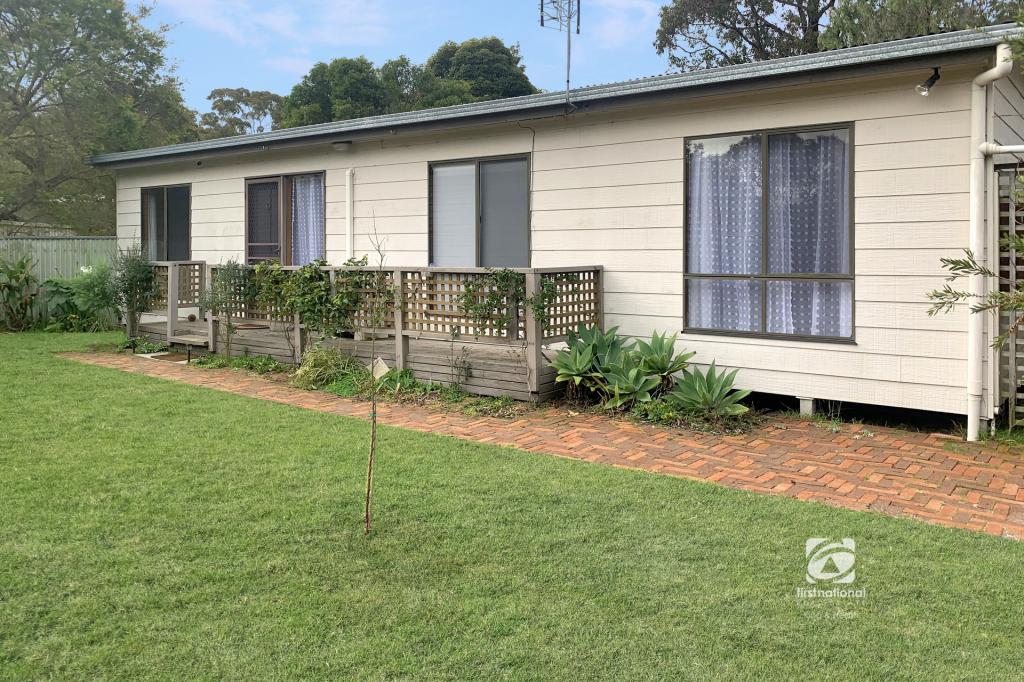 19 Currawong Cl, Raymond Island, VIC 3880