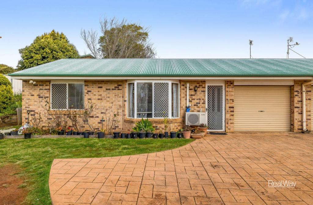 2/3 Quinlan Ct, Darling Heights, QLD 4350
