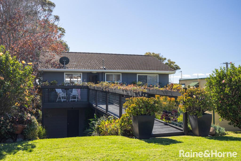 10 GARSIDE RD, MOLLYMOOK BEACH, NSW 2539