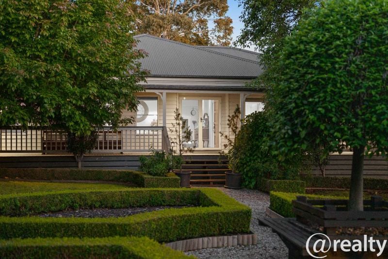 128 Hopetoun Rd, Drouin, VIC 3818