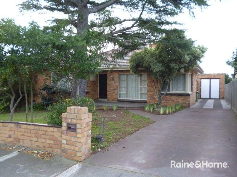 50 Carrington Rd, Reservoir, VIC 3073