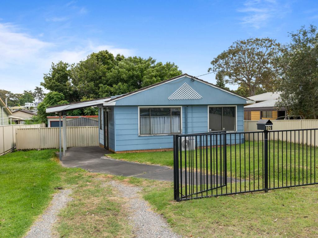 32 Spencer Rd, Mannering Park, NSW 2259